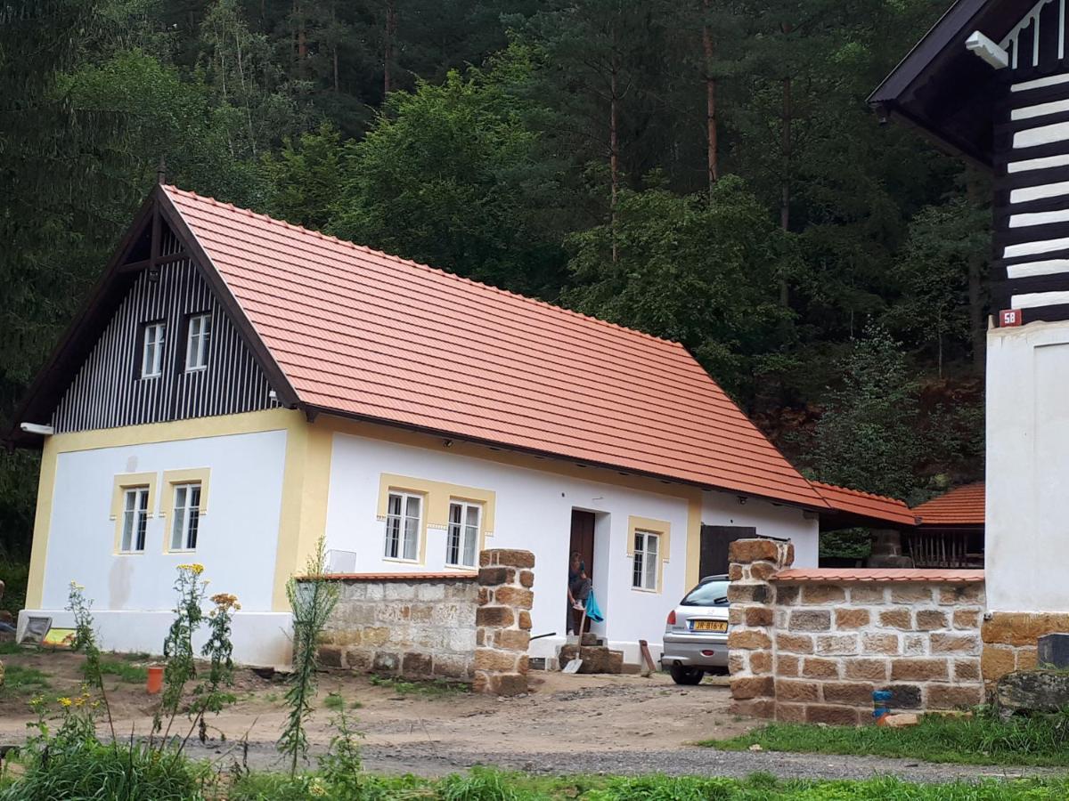 Hlucov Lesni Chalupa Kokorin Exterior photo